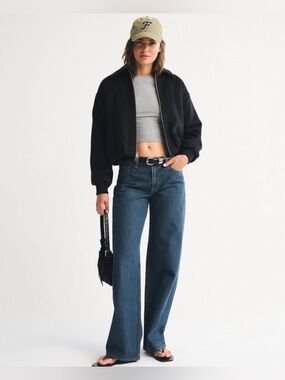 Abercrombie The Ultra Loose Low Rise Jeans 26 Short
